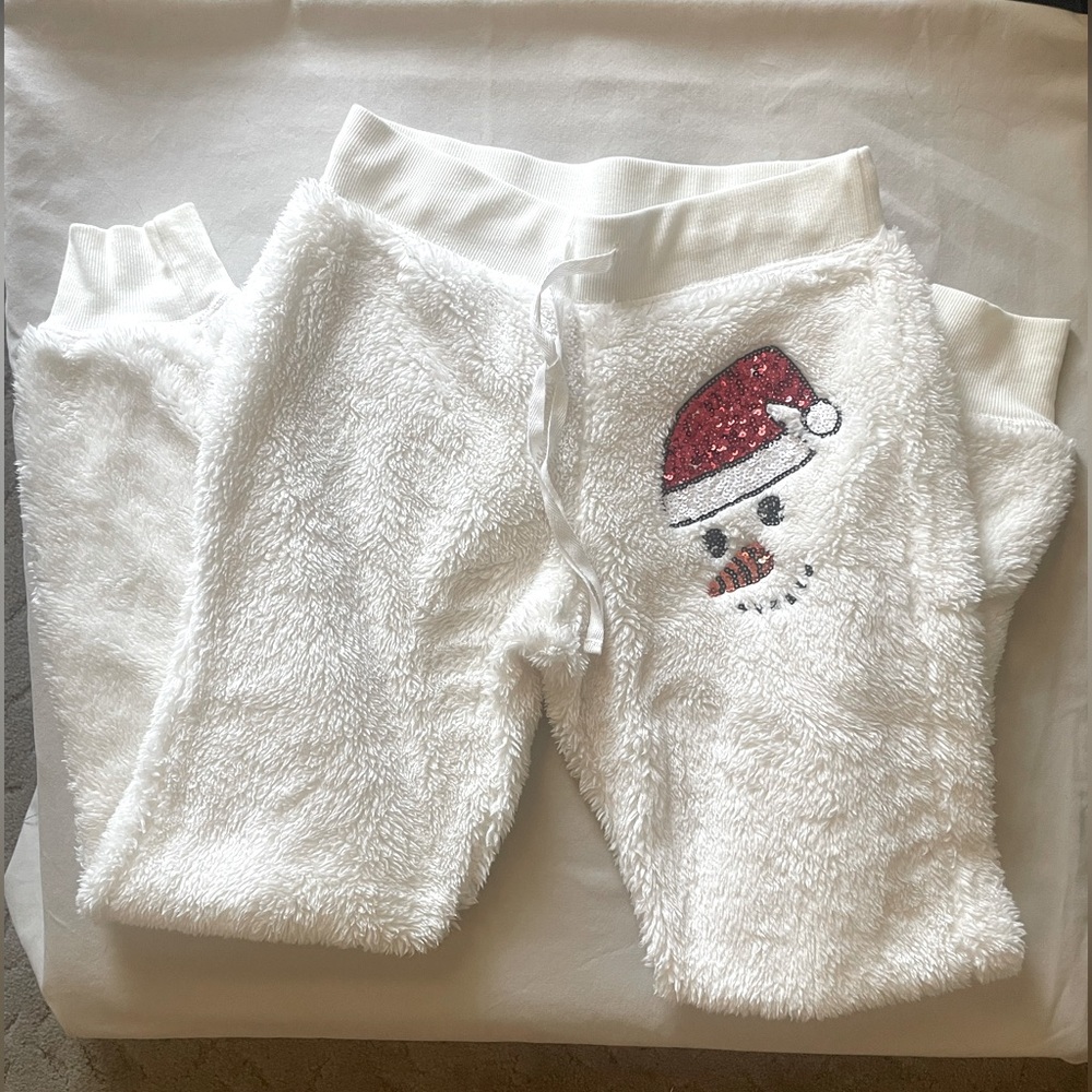 Miss Chievous White Furry Textured Joggers
Small